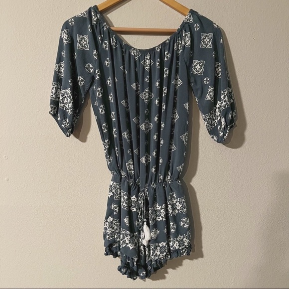 Faithfull the Brand grayish blue patterned romper - Picture 1 of 13